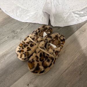 Hey Dude Wendy Leopard Print Slippers